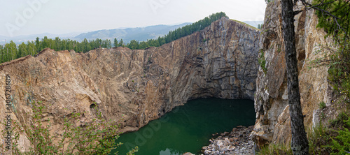 Tuimsky failure panorama