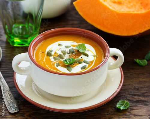 Pumpkin-carrot soup curry puree.