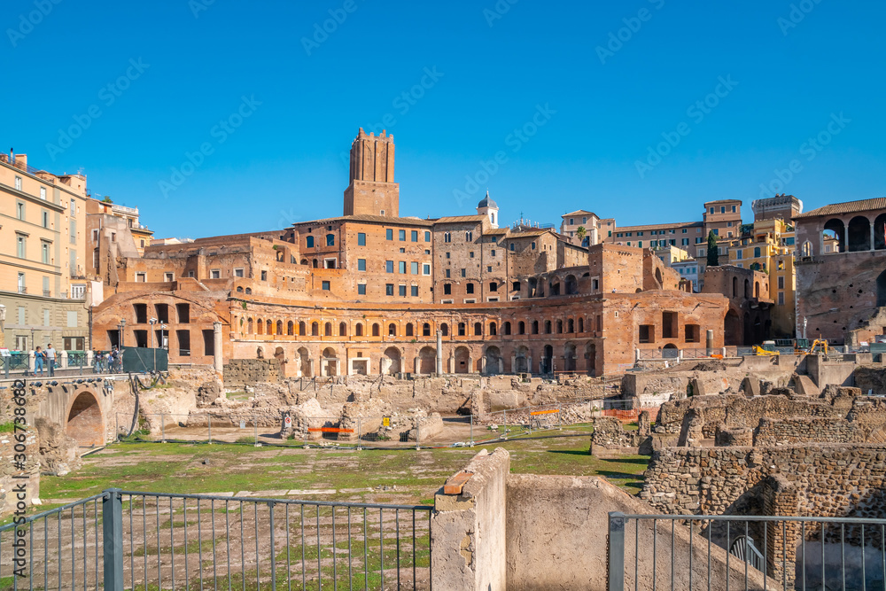 Obraz premium Ancient Trajan's Market, ruins in Via dei Fori Imperiali, Rome, Italy