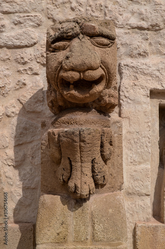 Antica scultura in pietra all esterno