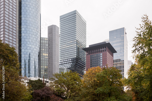 Frankfurt am Main      Hochha  user an einem grauen Morgen im November