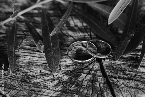 wedding rings close up black and white