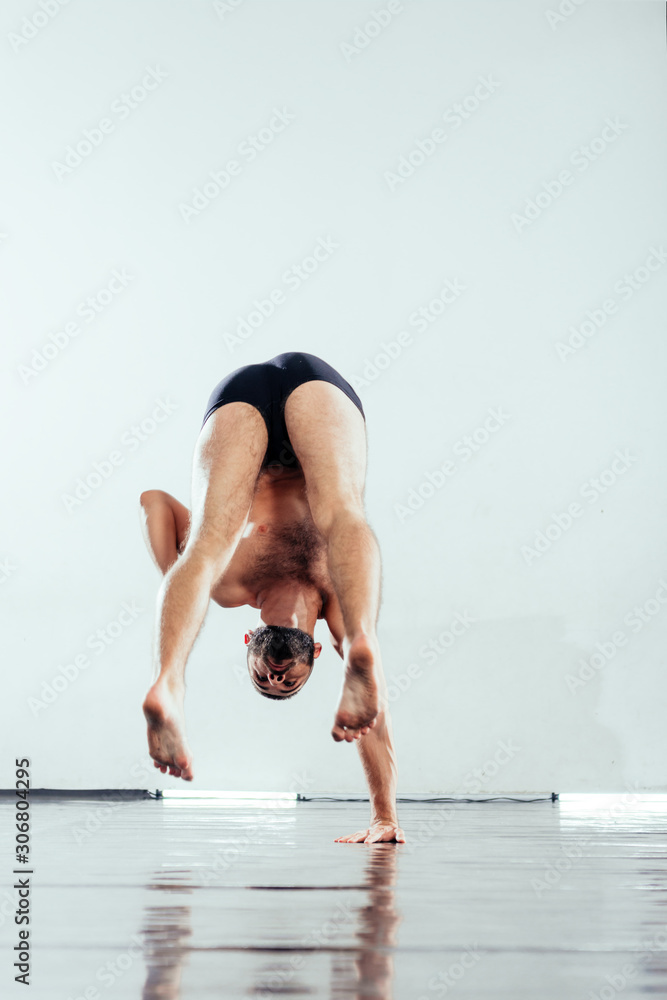 Fototapeta premium Stylish contemporary ballet