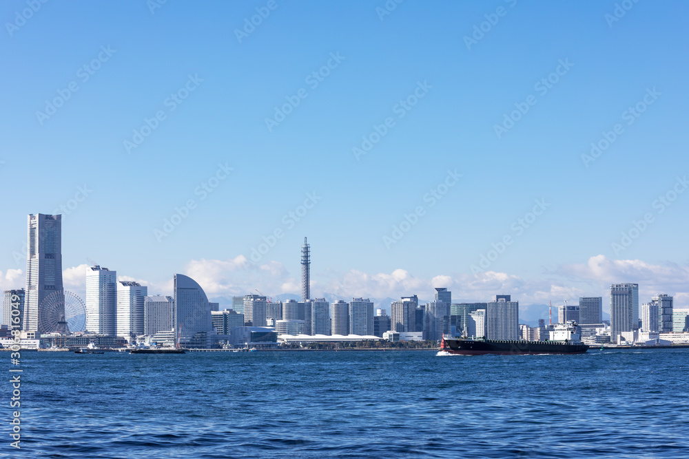 (神奈川県ｰ都市風景)埠頭から望む横浜湾岸エリア２