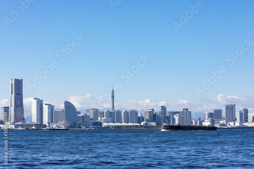 (神奈川県ｰ都市風景)埠頭から望む横浜湾岸エリア２ © moarave