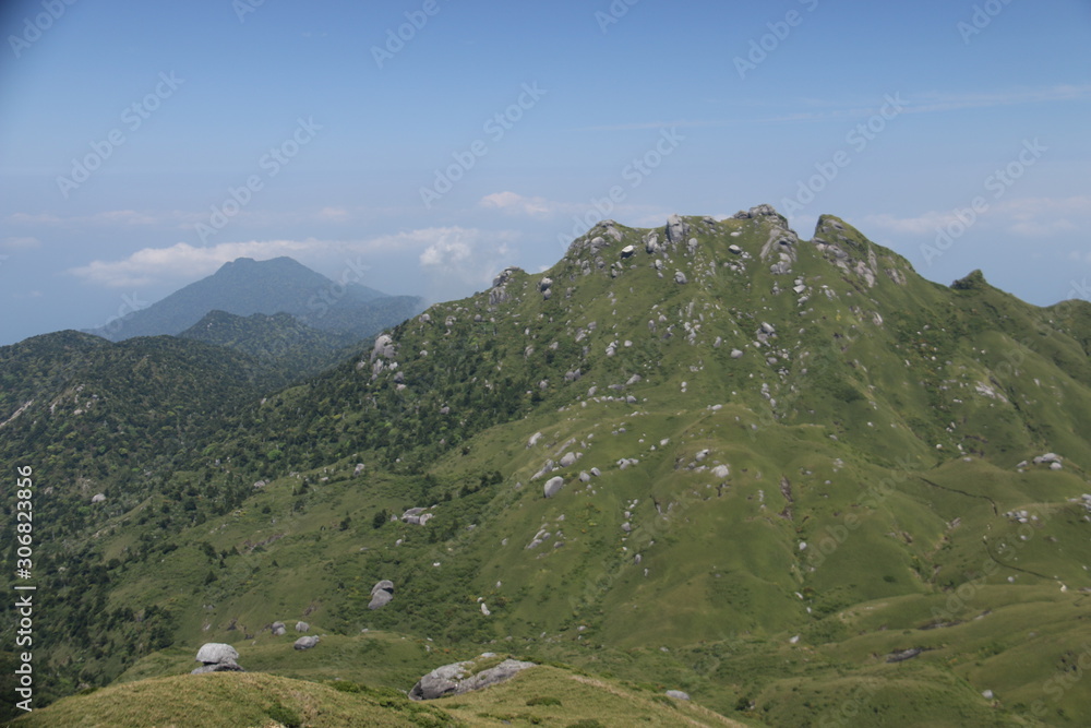 Fototapeta premium 屋久島 宮之浦岳 山頂からの風景 永田岳