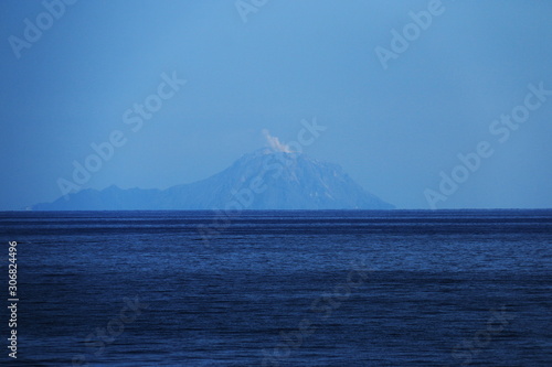 種子島より　硫黄島を望む photo