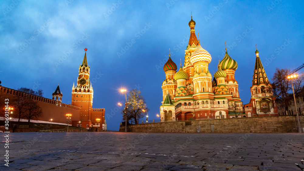 Fototapeta premium View of the Red Square with Vasilevsky descent