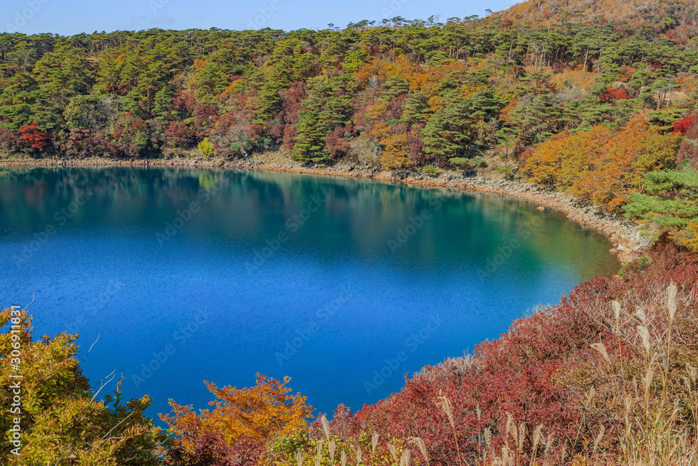 秋のえびの高原 不動池 宮崎県えびの市 Ebino plateau hudou pond autumn Miyazaki Ebino city 秋のえびの高原 不動池 宮崎県えびの市 Ebino plateau hudou pond autumn Miyazaki Ebino city