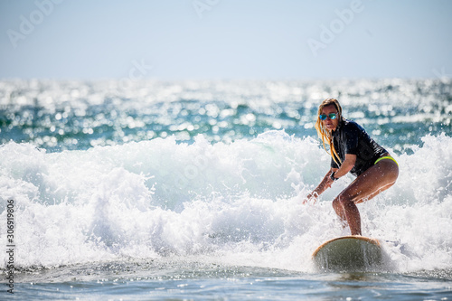 Surferin in Portugal