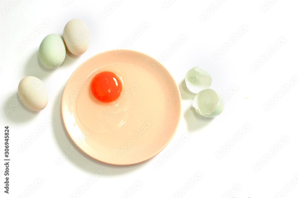 Prepare the egg yolks in a container. Prepare the egg yolks in a container.