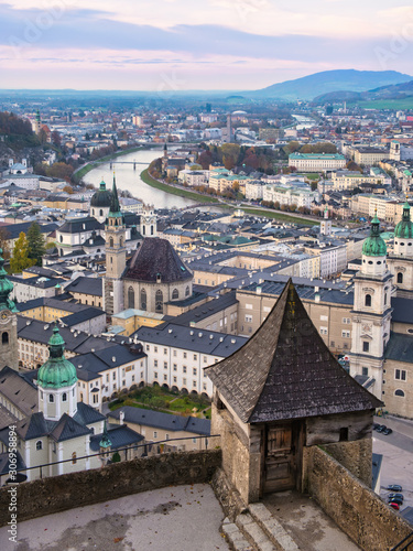Salzburg - Blick von Festung Hohensalzburg auf Dom und Altstadt