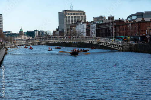 Weihnachtsevent in der Liffey in Dublin