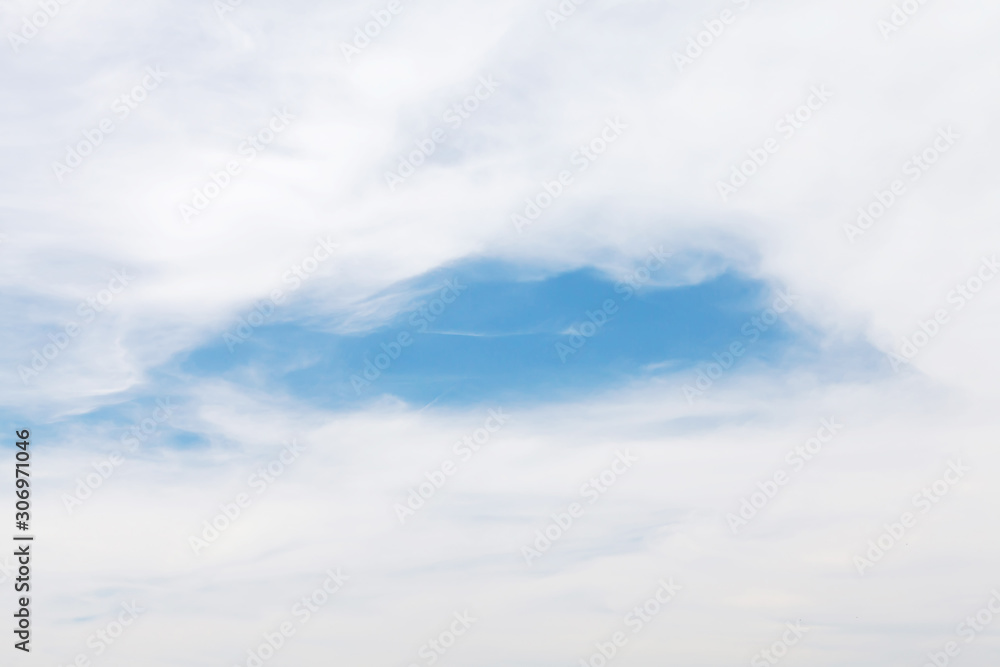 Naklejka premium Blue sky and clouds