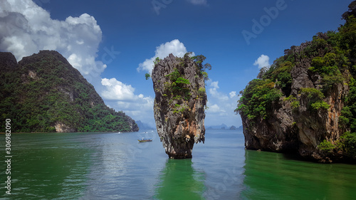 Khao Phing Kan Island - James Bond Island In Phuket © Aleemzahidkhan