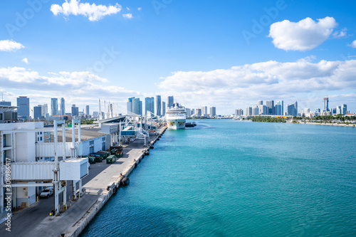 Miami cruise terminal and landscape © MODpix