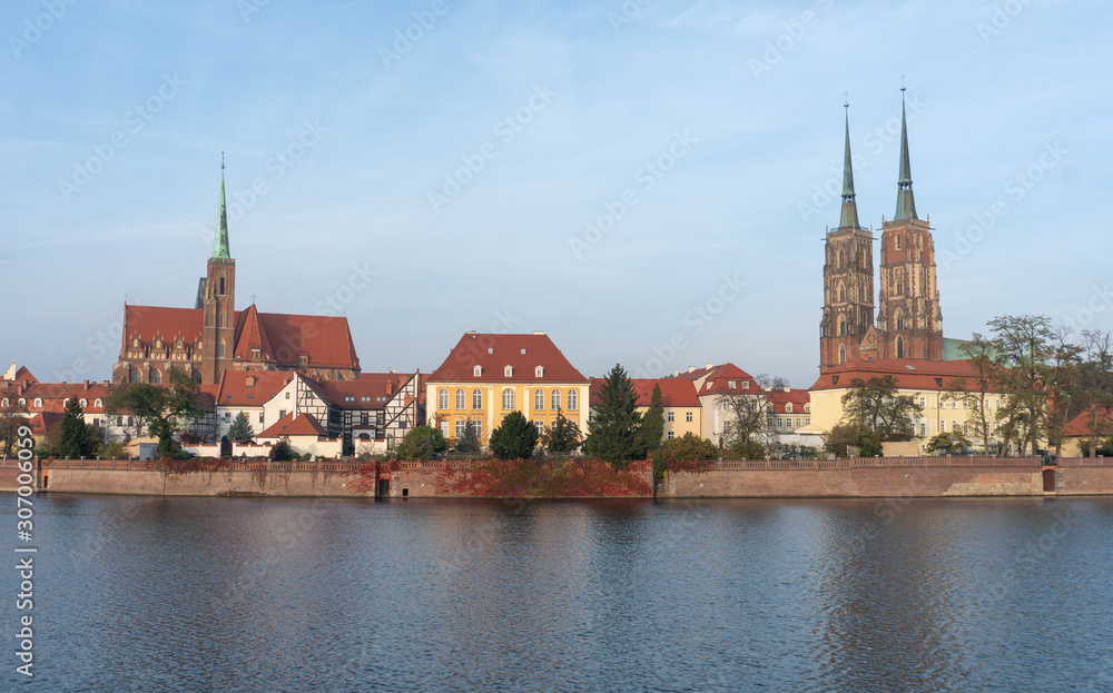Obraz premium Cathedral Island Ostrow Tumski and Odra River in a summer day in Wroclaw