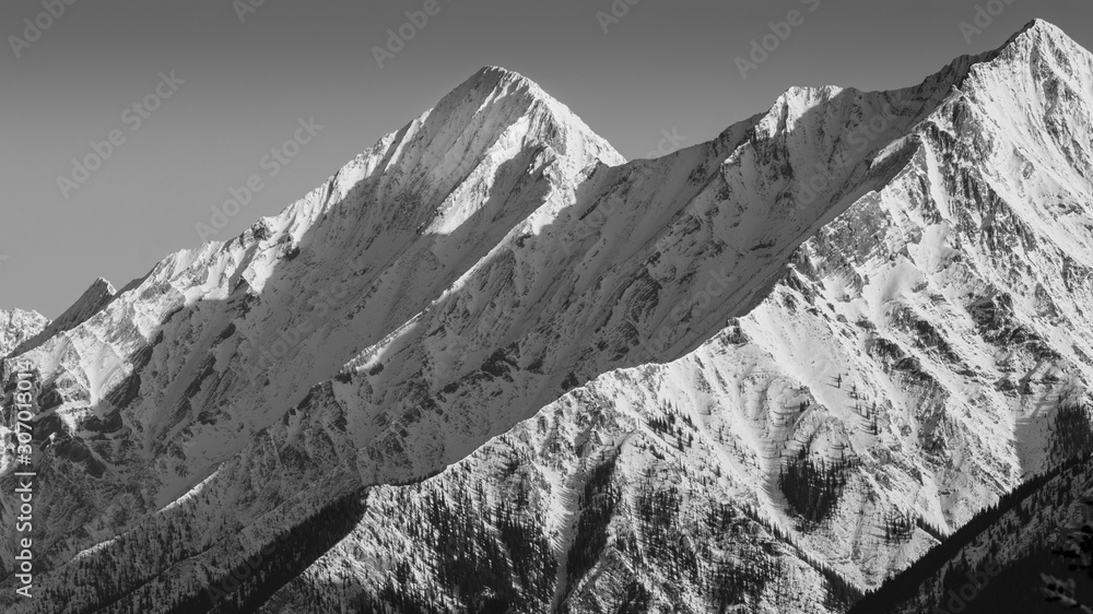 Fototapeta Canadian Rocky Mountains snowy peaks