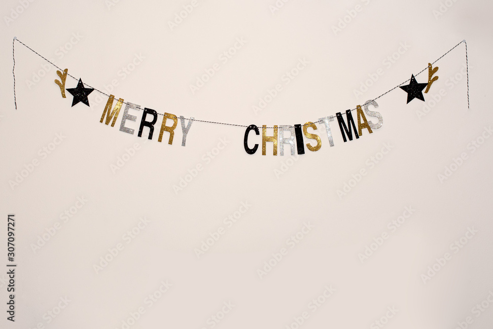 Girlande mit Merry Christmas Schriftzug in schwarz, silber und gold mit  Glitzer Stock-Foto | Adobe Stock