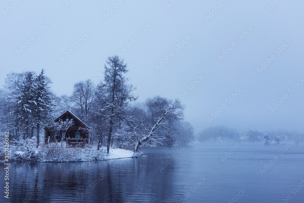 曽原湖の雪景色