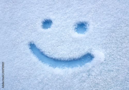 Obraz na płótnie Blue smile on snow w salonie