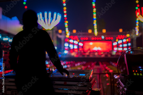 DJ mix tracks at nightclubs at parties, best DJ play, famous CD players at nightclubs during the EDM party, party ideas