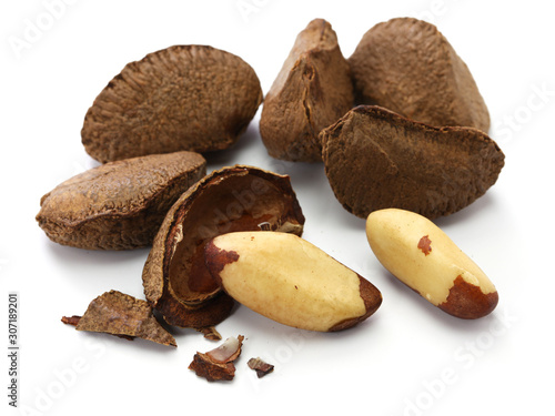 brazil nut, in shell ,and shell removal