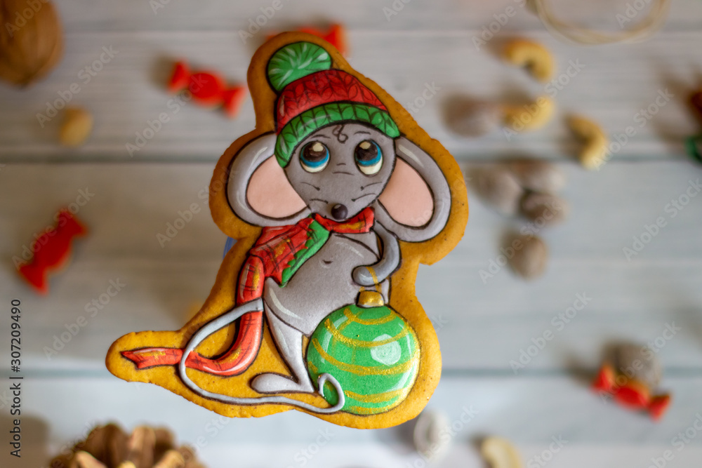 Gingerbread cookies - rat, mouse with Christmas ball