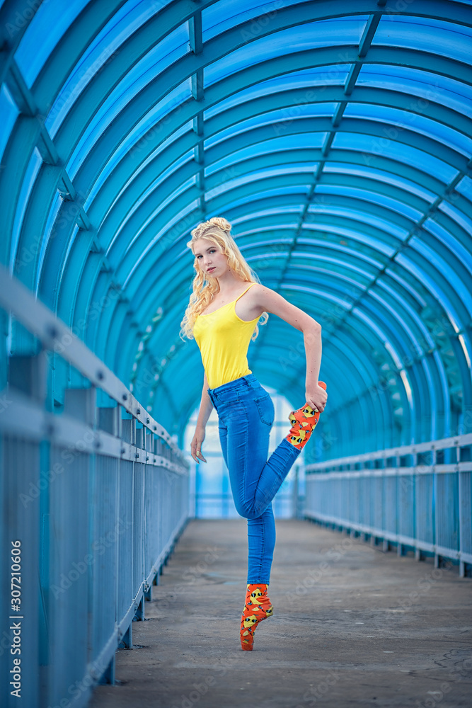 young russian blonde dancing in jeans young russian blonde dancing in jeans