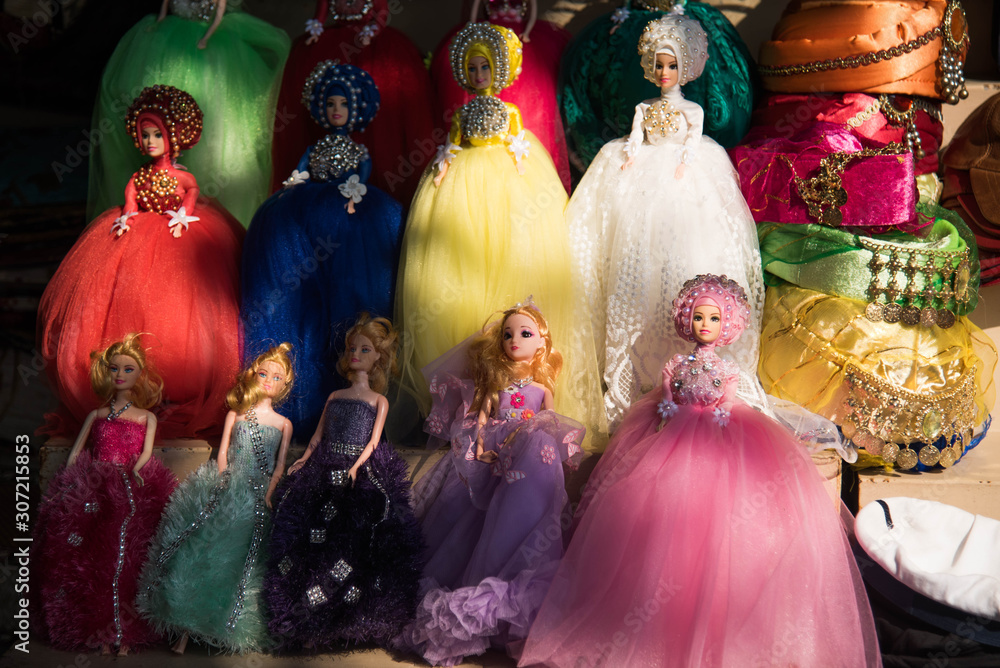 Fototapeta premium Istanbul / Turkey - July 6, 2019 : Souvenirs from the Grand Bazaar in Istanbul