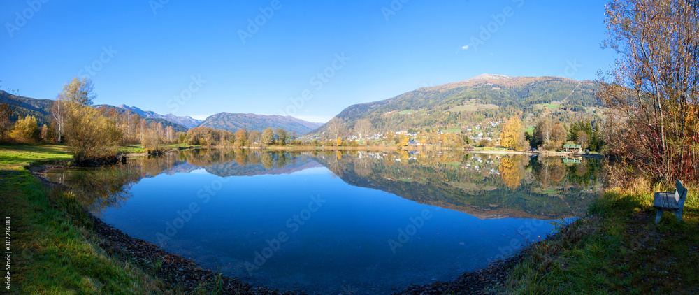 Fototapeta premium Der schöne Fischteich in St.Martin in Lungau
