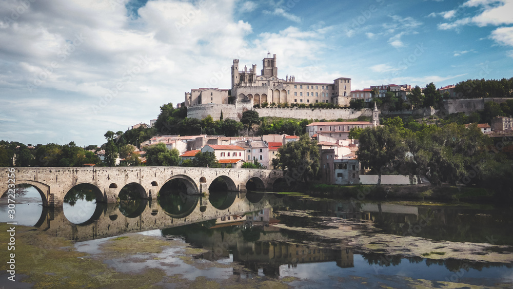 La jolie petite ville de Béziers en France La jolie petite ville de Béziers en France