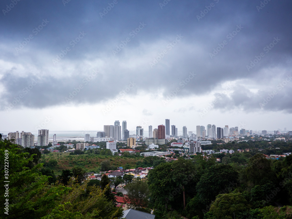 Fototapeta premium An overview shot of Penang city in Malaysia in cloudy day