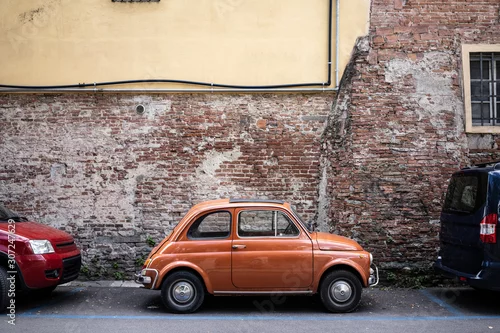 Obraz  z motywem old car on the street