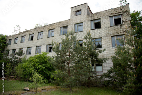 Закинута будівля в зоні відчуження, Чорнобиль, Україна © Надія Ящищак