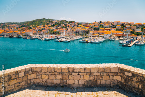 Obraz na płótnie Adriatic sea and harbor view from Kamerlengo castle and fortress in Trogir, Croatia w salonie