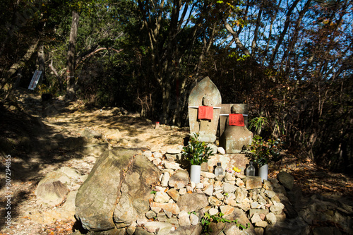 山道の石仏 photo