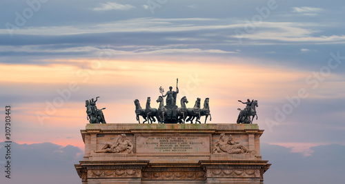 Obraz na plátně Arch of Peace in Sempione Park, Milan, Italy