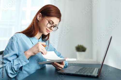 business woman working on laptop © SHOTPRIME STUDIO