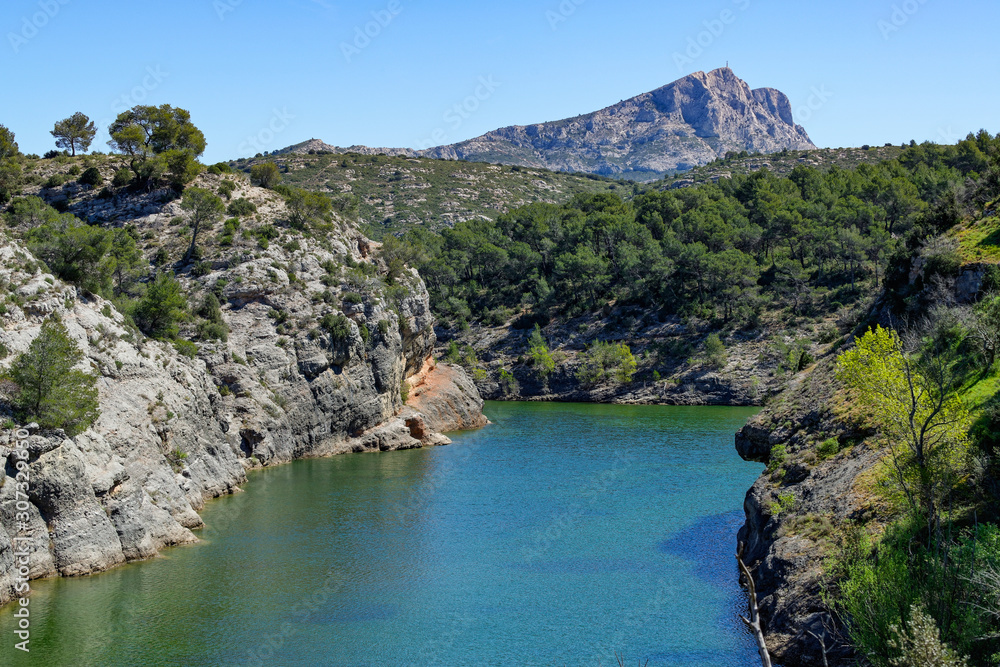 Lac en Provence