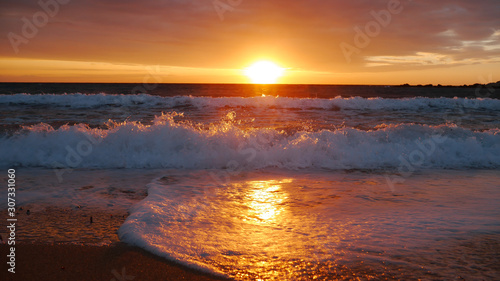 tramonto mare onde sole salento