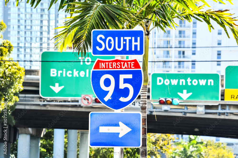 Obraz premium street sign in miami city florida usa america