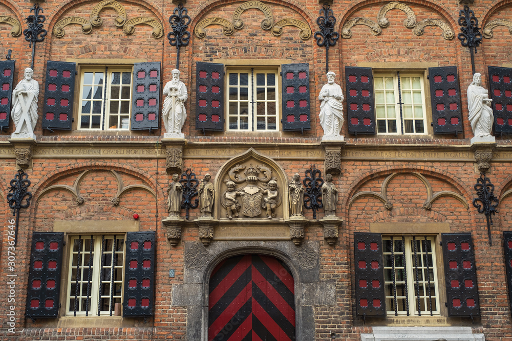 Fassade der alten Lateinschule in Nijmegen/Niederlande