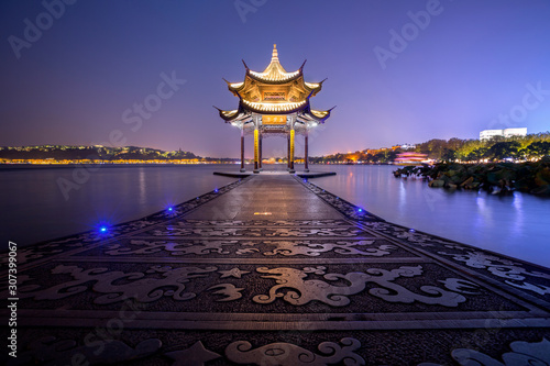 Obraz na płótnie ancient Jixian Pavilion at West Lake, Hangzhou, China w salonie