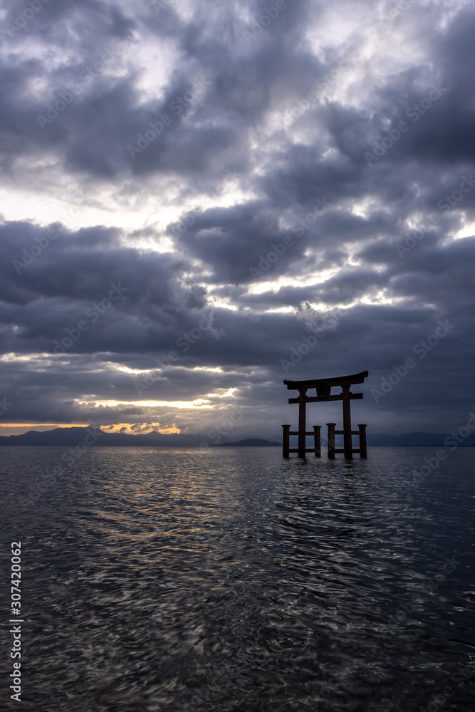 鳥居と日の出