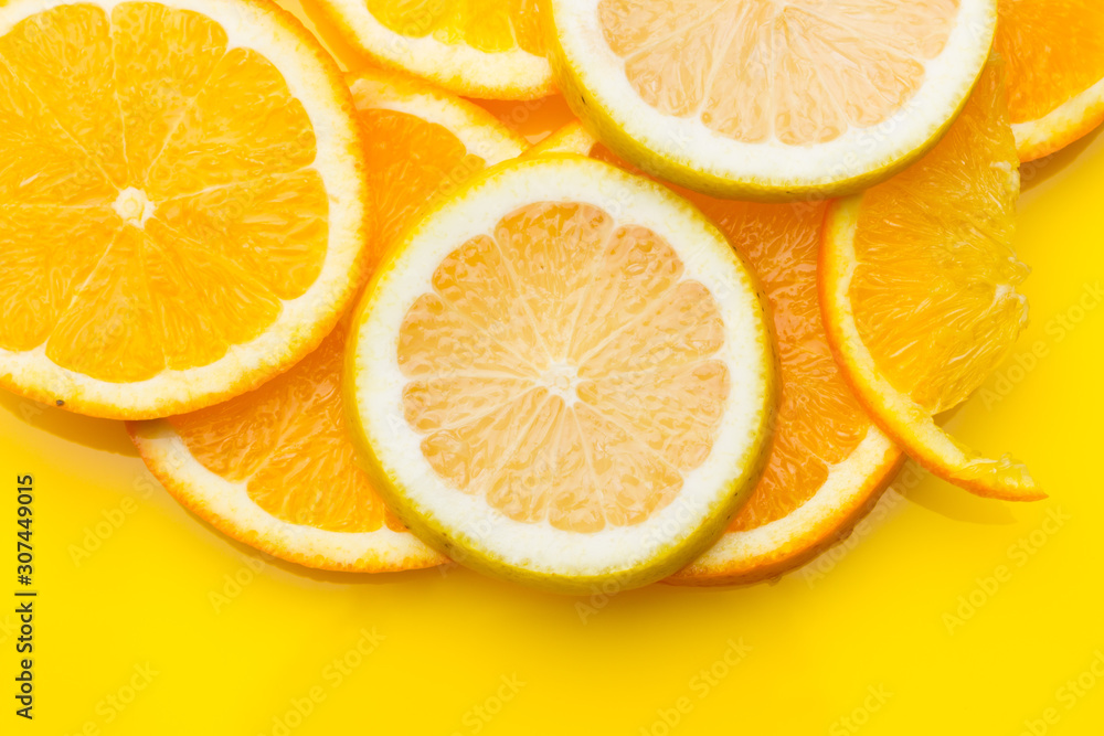 Naranja fruta de invierno, llena de vitaminas C, ideal para tomar en zumos, es dulce con un cierto toque ácido Naranja fruta de invierno, llena de vitaminas C, ideal para tomar en zumos, es dulce con un cierto toque ácido