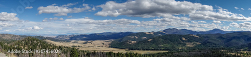 Fotografía View to Beaverhead-Deerlodge National Forest near Helena