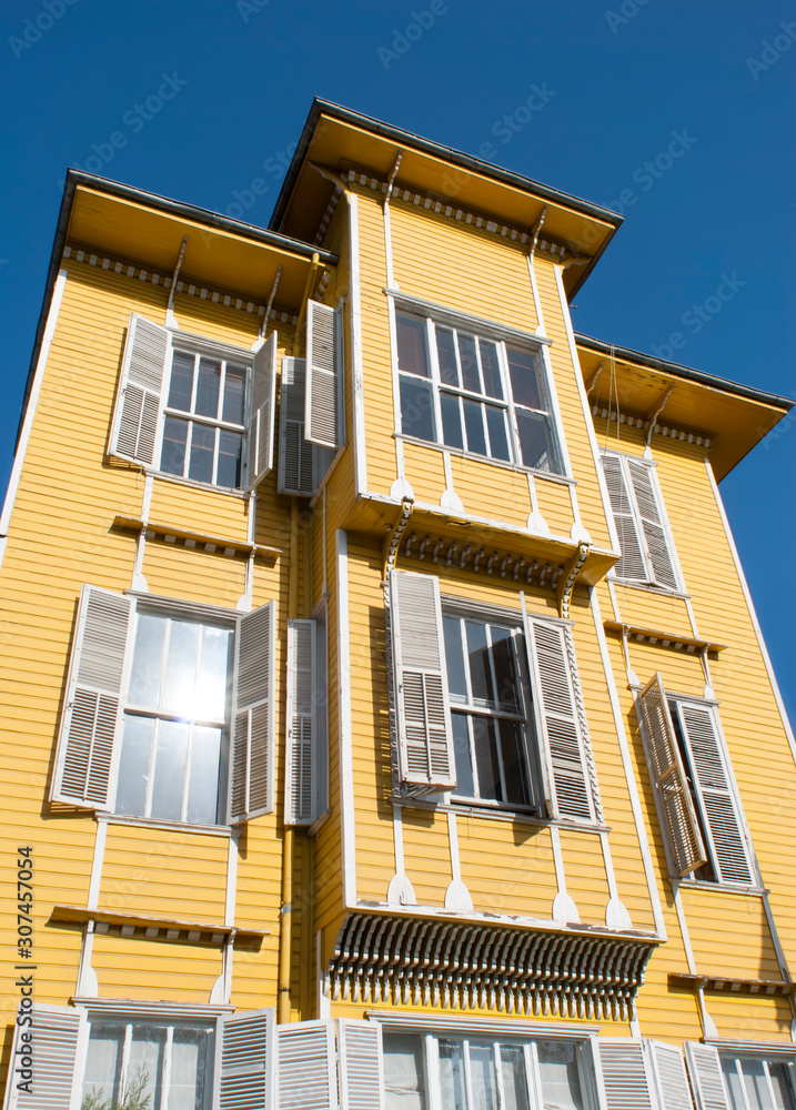 Obraz premium Istanbul Old Town Wooden Architecture