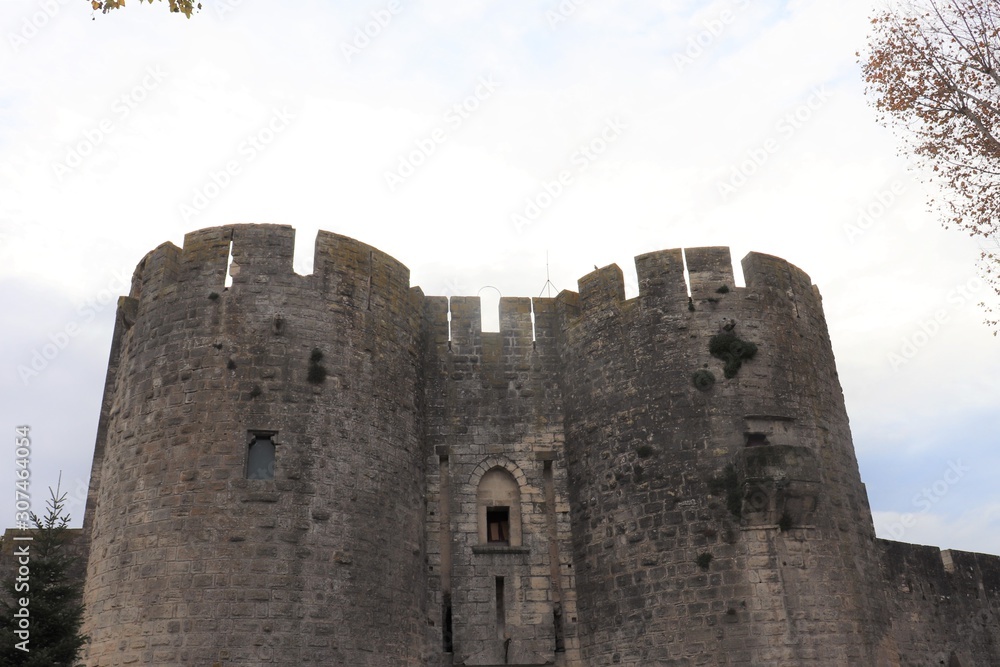 Entrée des remparts de la ville fortifiée de Aigues Mortes - Département du Gard - Région Occitanie - France