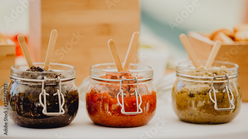 Pots de tapenade photo